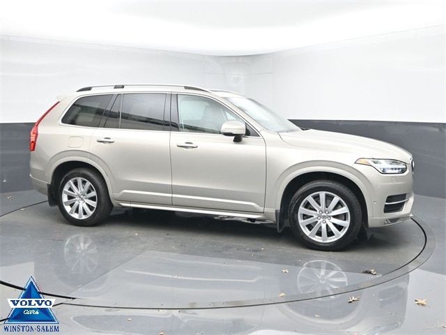 2016 Volvo XC90 Momentum