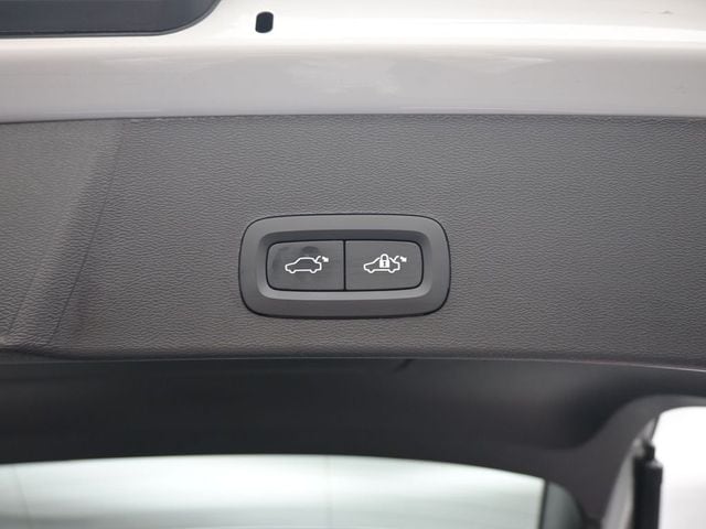 2024 Volvo XC40 Plus - Photo 29