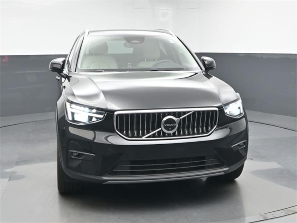 Used 2024 Volvo XC40 B5 Plus Bright Theme SUV