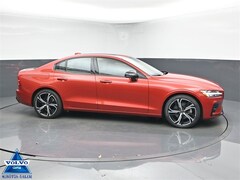 2023 Volvo S60 B5 Plus Dark Theme Sedan