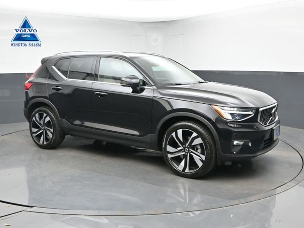 Used 2023 Volvo XC40 B5 Plus Bright Theme SUV