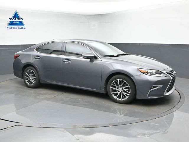 2016 Lexus ES 350 350's photo