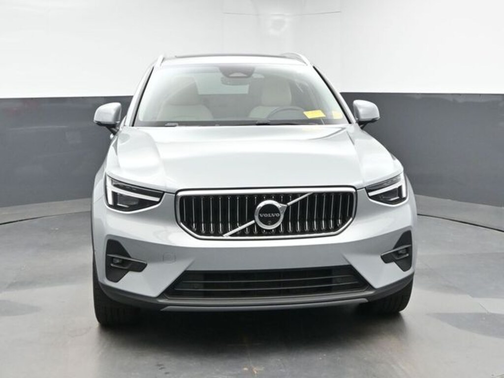 Used 2024 Volvo XC40 B5 Plus Bright Theme SUV