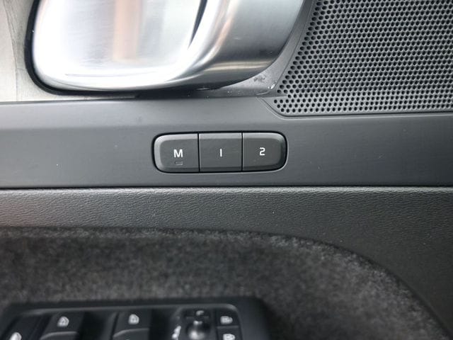 2024 Volvo XC40 Plus - Photo 27