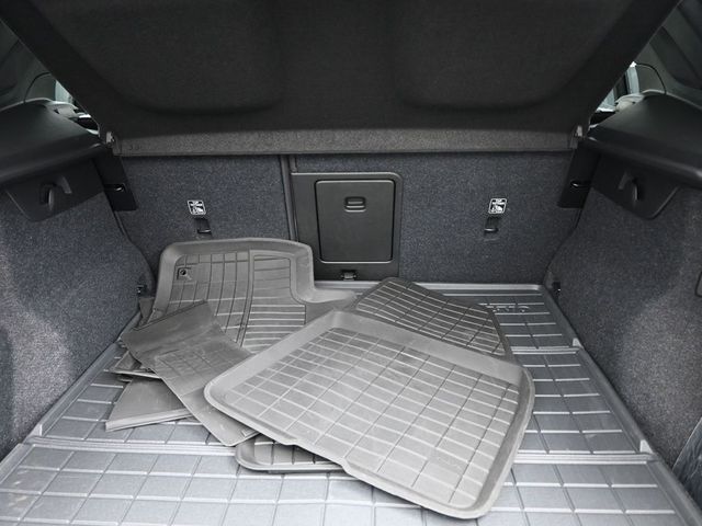 2024 Volvo XC40 Plus - Photo 31