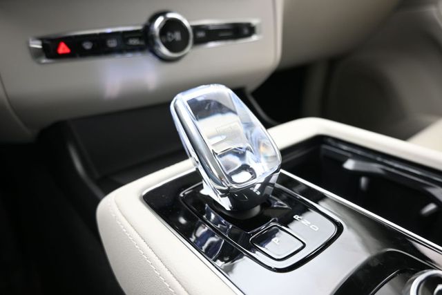 2026 Volvo XC90 Ultra - Photo 13