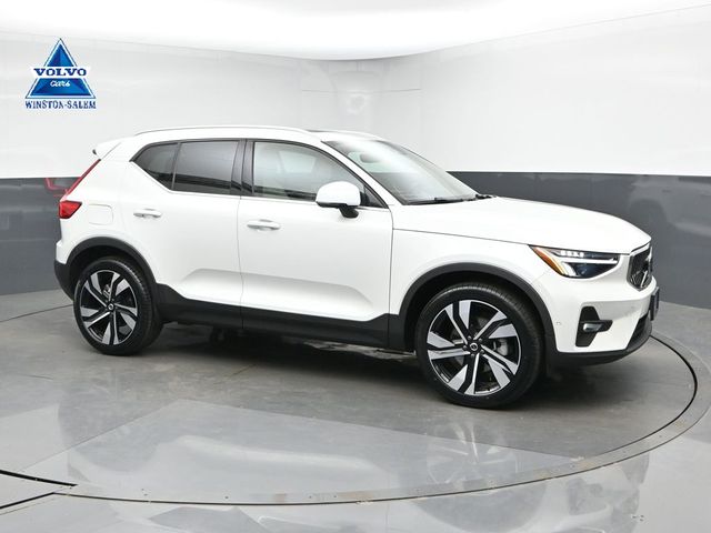 2023 Volvo XC40 B5 Plus Bright AWD's photo