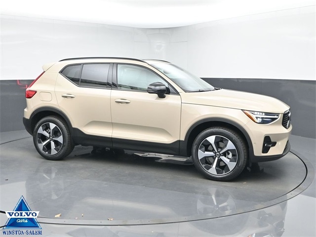 2026 Volvo XC40 Plus's photo