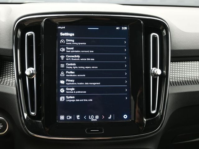 2024 Volvo XC40 Plus - Photo 14