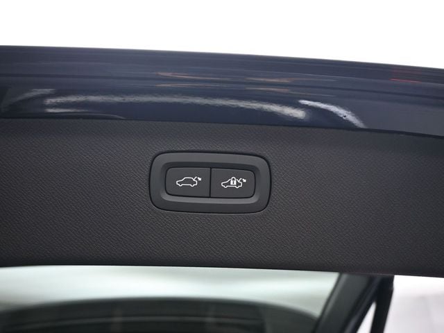 2026 Volvo XC90 Plus - Photo 33