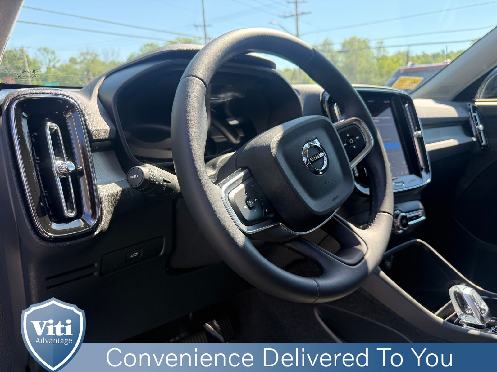 2026 Volvo XC40 Plus - Photo 17