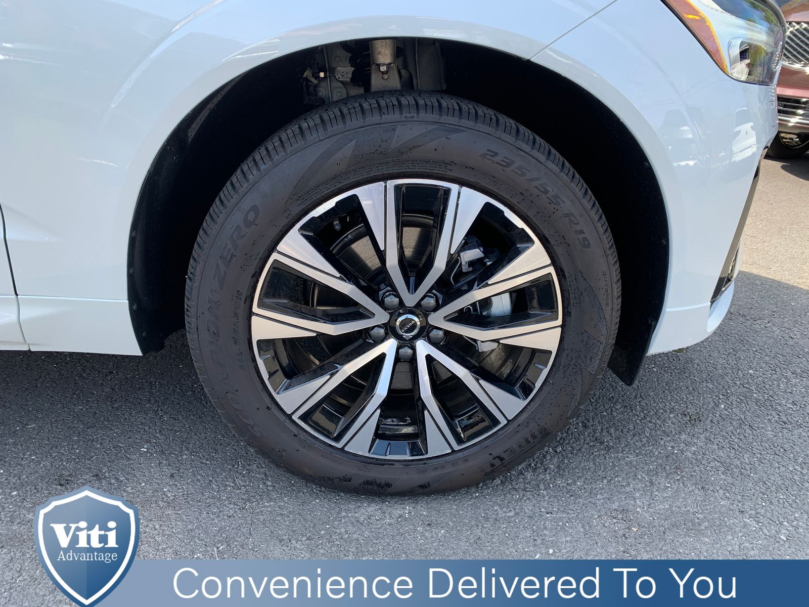 2025 Volvo XC60 Core - Photo 9