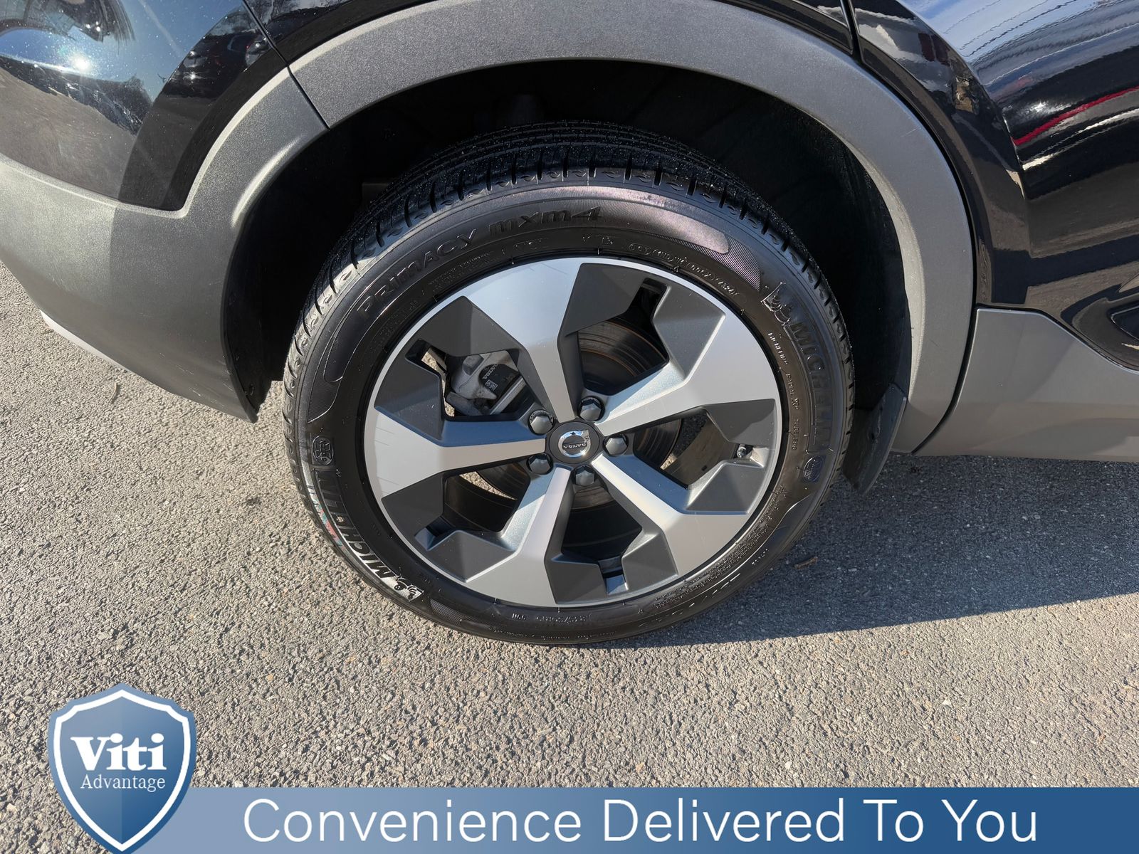 2025 Volvo XC40 Core - Photo 14