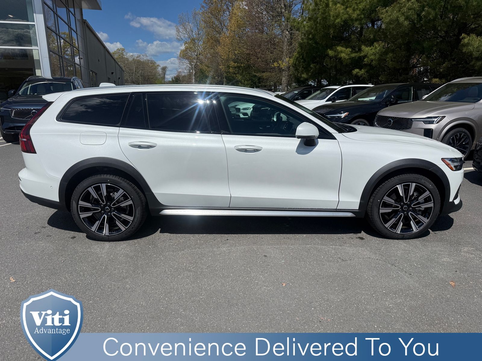 2026 Volvo V60 Cross Country Ultra - Photo 9
