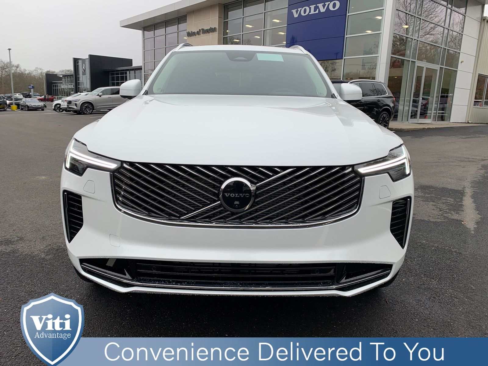 2025 Volvo XC90 B5 Plus photo 3