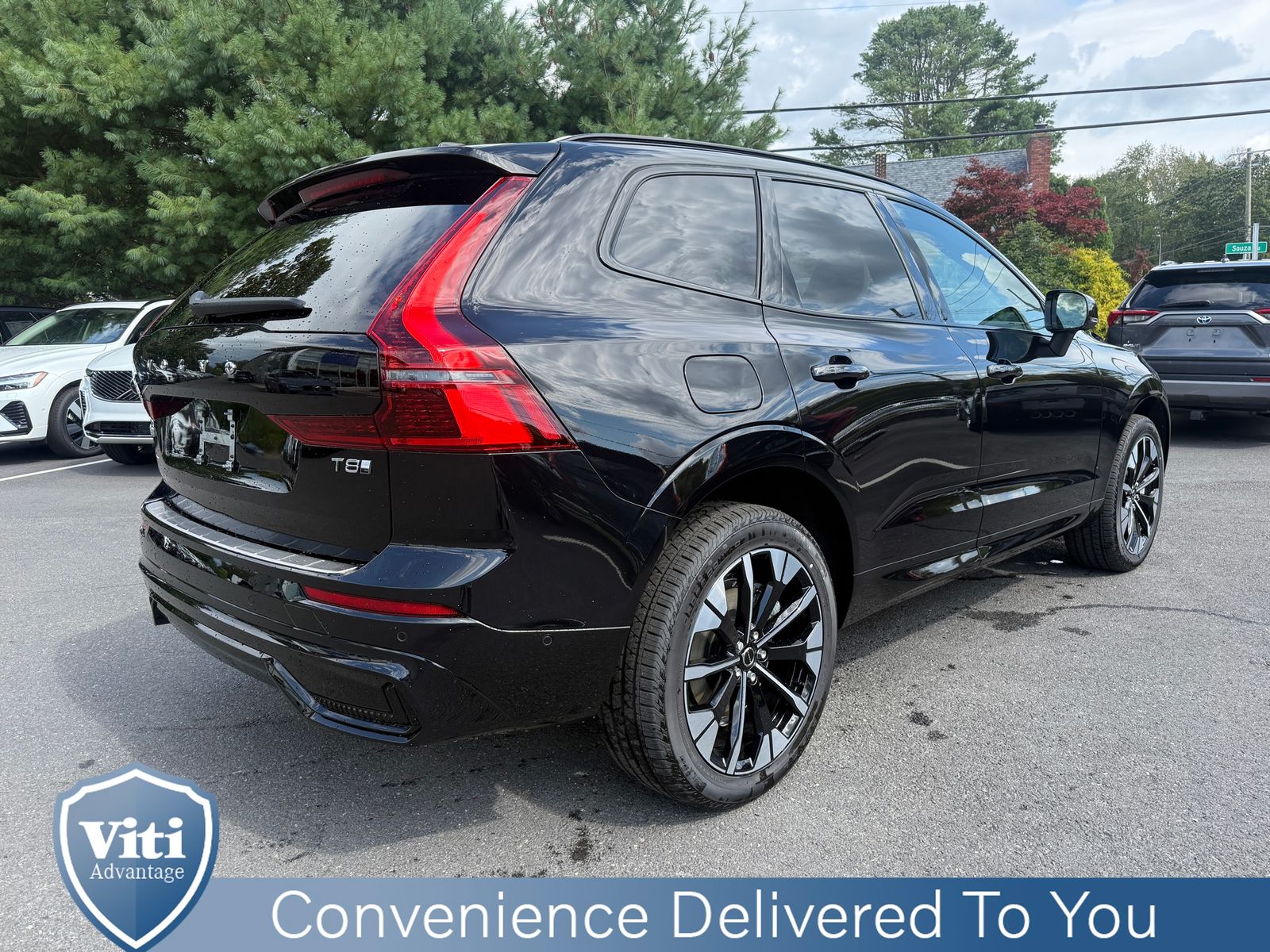 2026 Volvo XC60 Plus - Photo 8