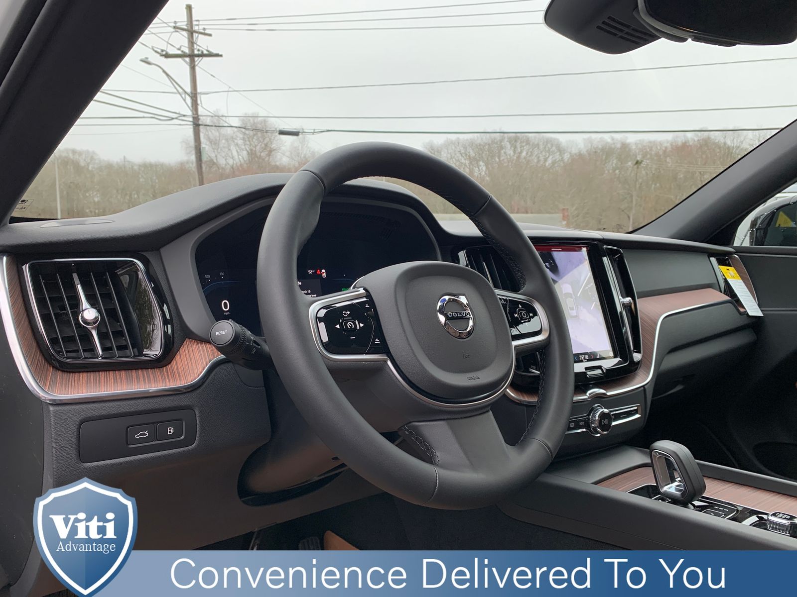 2025 Volvo XC60 Plus - Photo 12