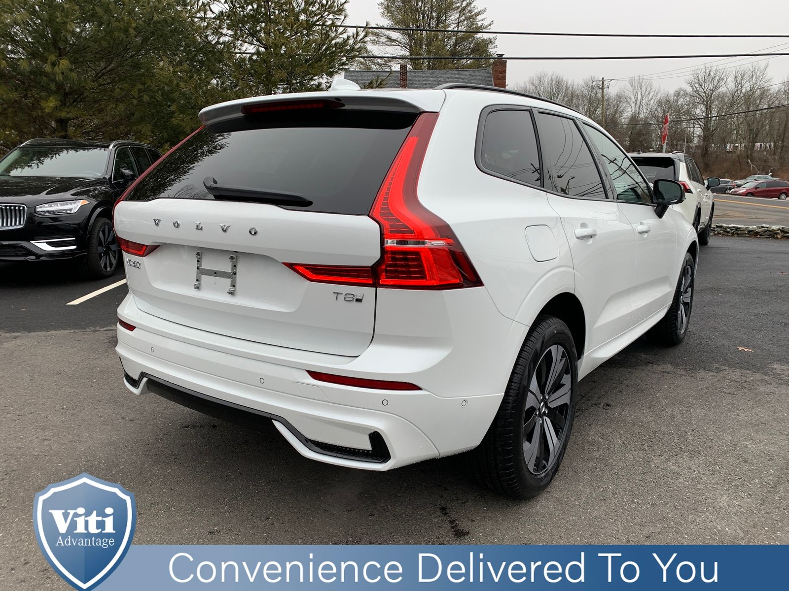2025 Volvo XC60 Plus - Photo 8