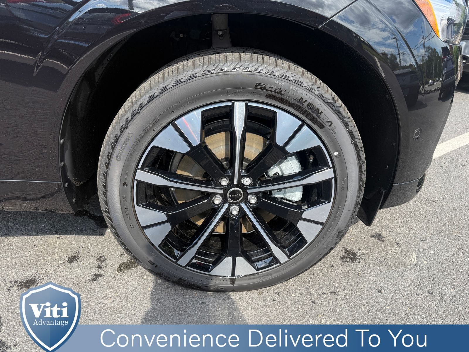 2026 Volvo XC60 Plus - Photo 10