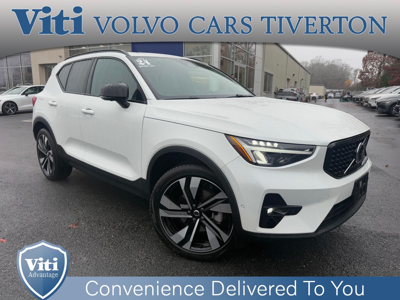 2024 Volvo XC40 Plus's photo