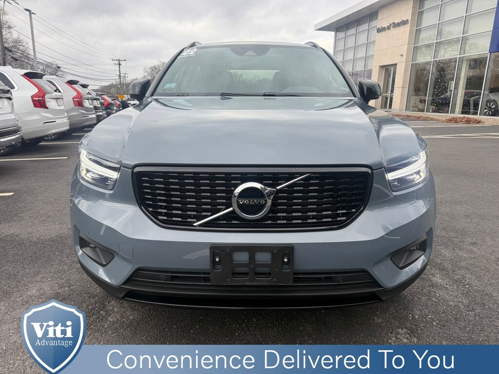 Used 2022 Volvo XC40 T5 AWD R-Design SUV