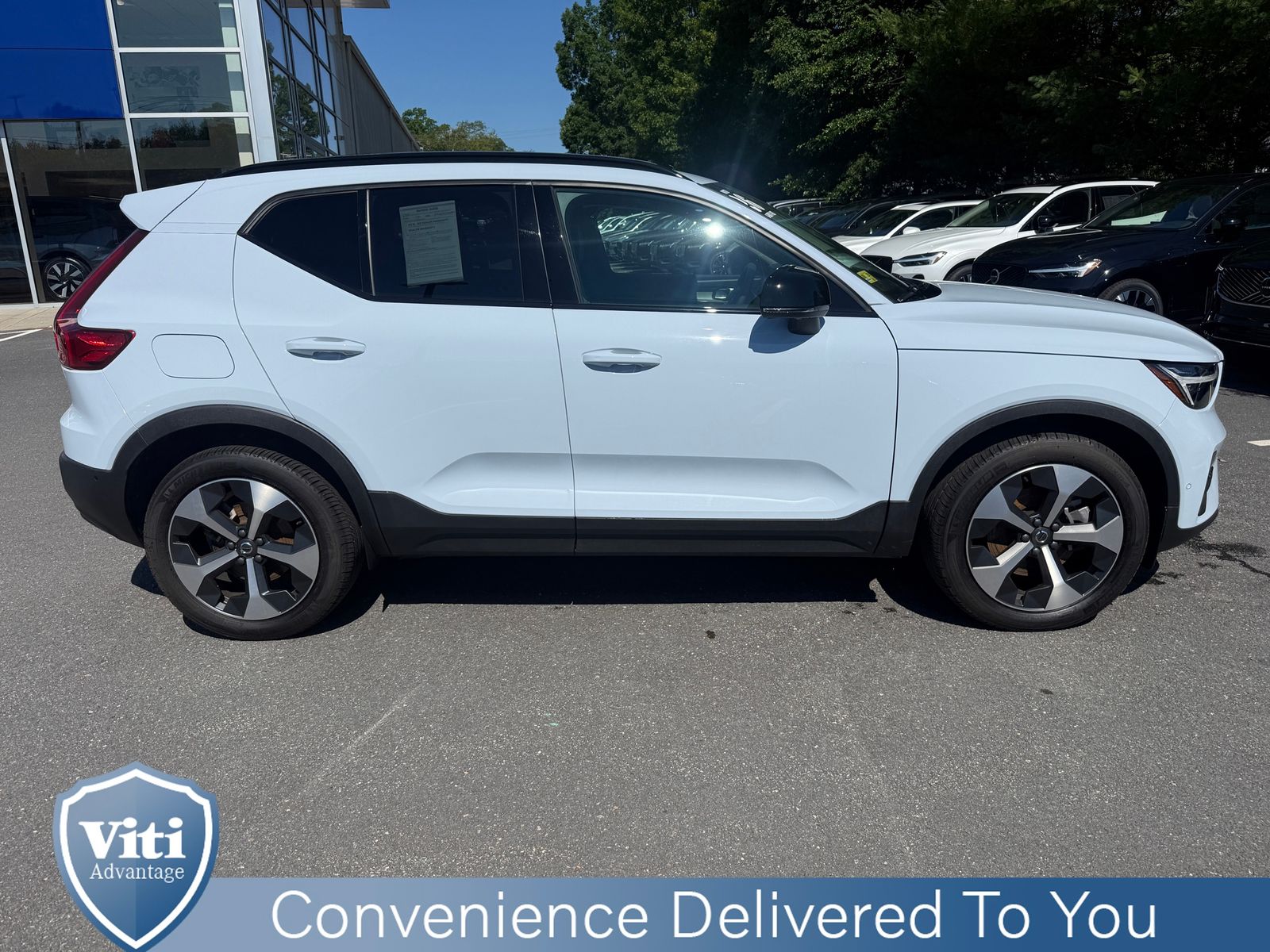 2026 Volvo XC40 Plus - Photo 9