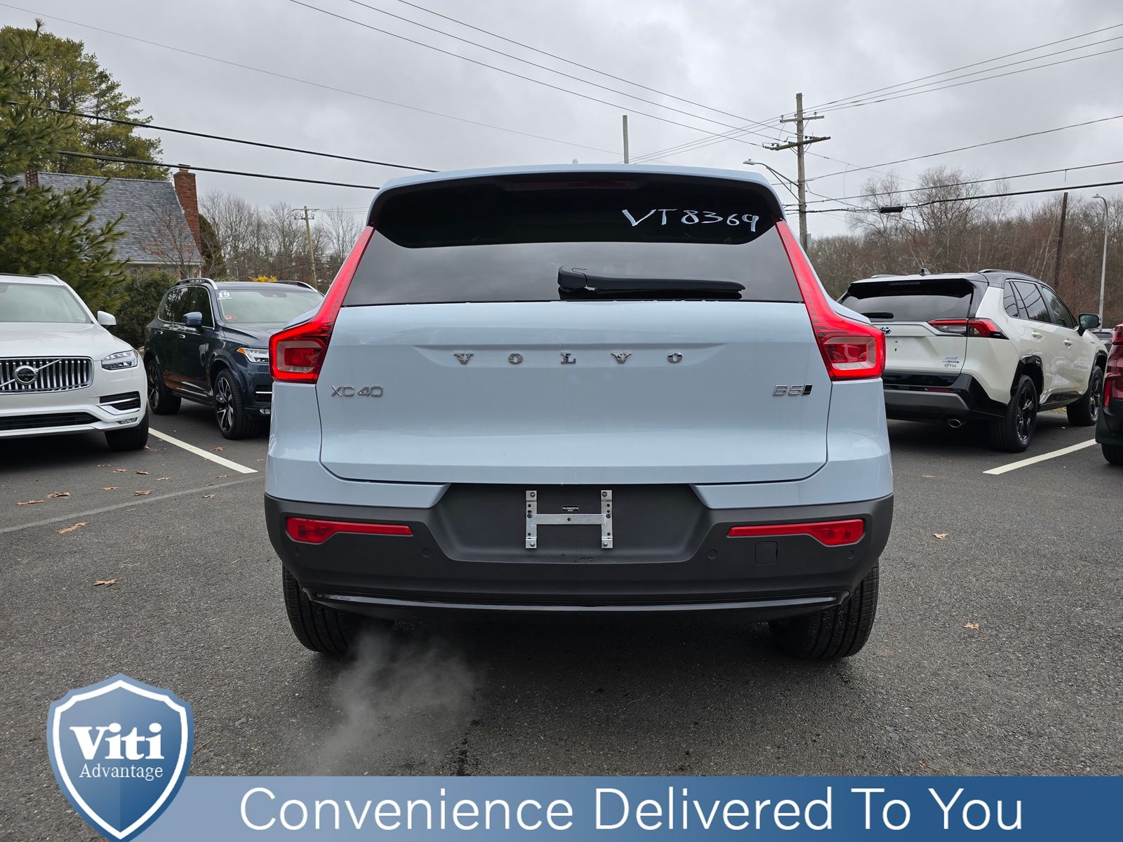 2025 Volvo XC40 Plus - Photo 7