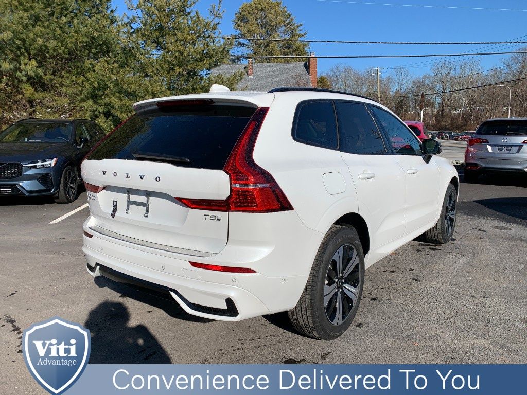 2025 Volvo XC60 Plus - Photo 8