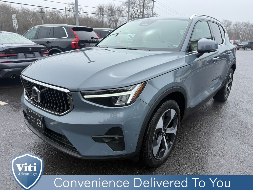 Used 2023 Volvo XC40 B5 AWD Plus Bright SUV