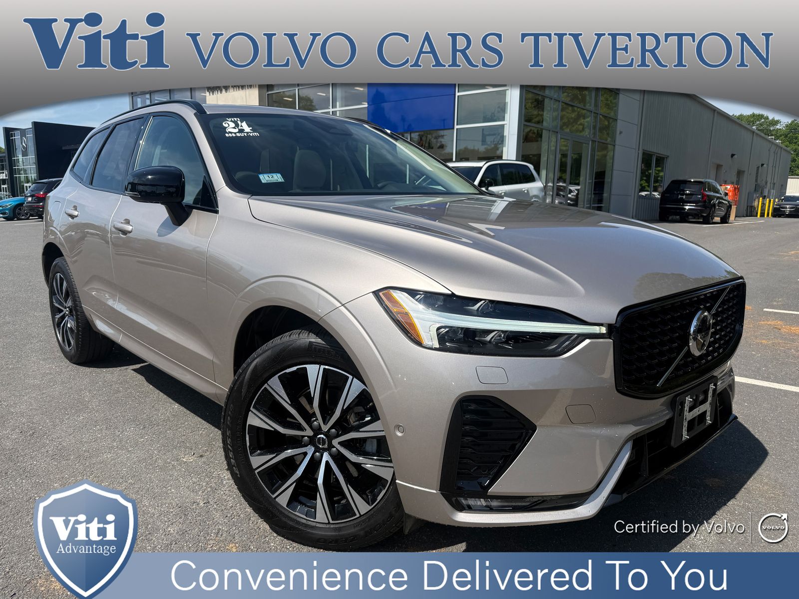 2024 Volvo XC60 B5 Plus Dark Theme AWD's photo