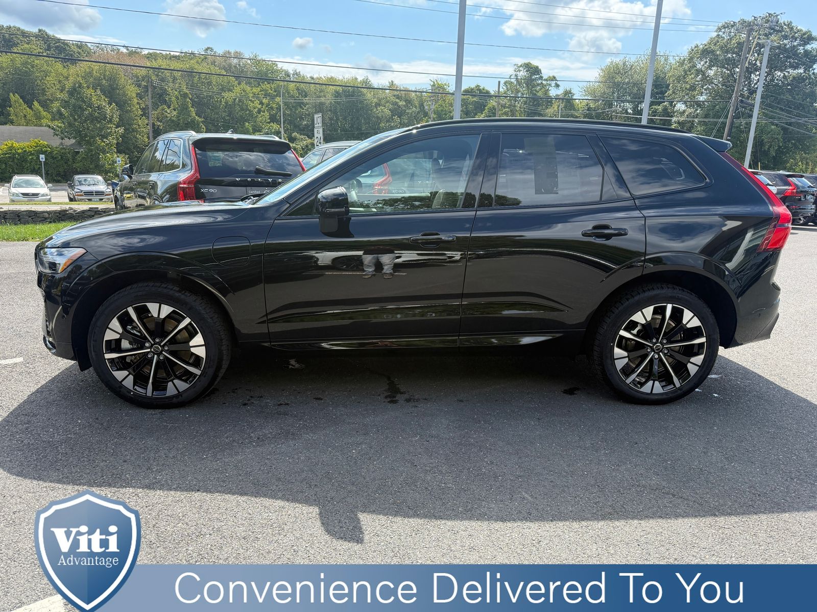 2026 Volvo XC60 Plus - Photo 5