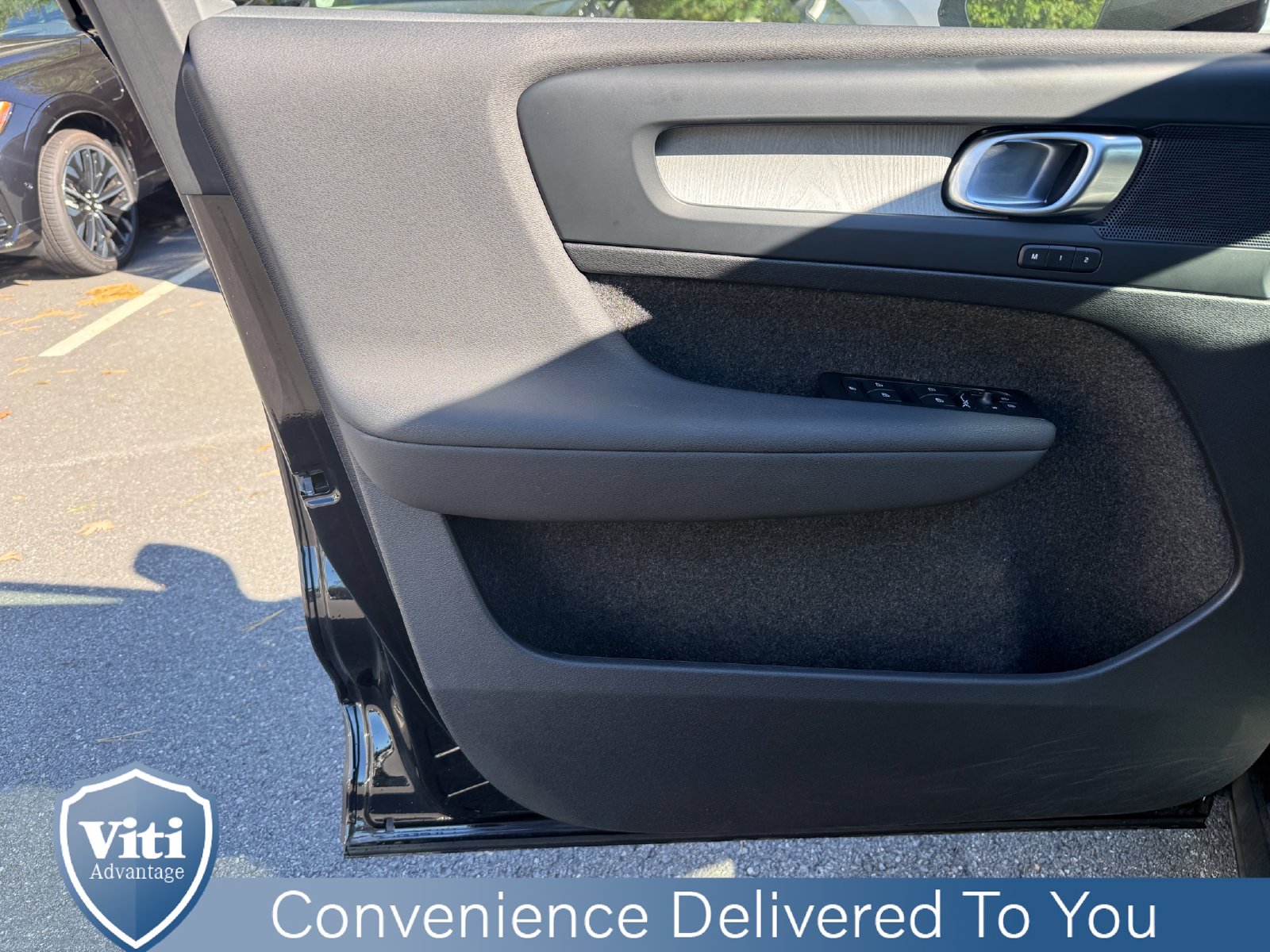 2026 Volvo XC40 Plus - Photo 16