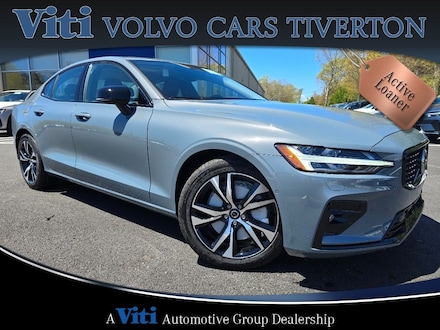 2024 Volvo S60 B5 Plus Dark Sedan