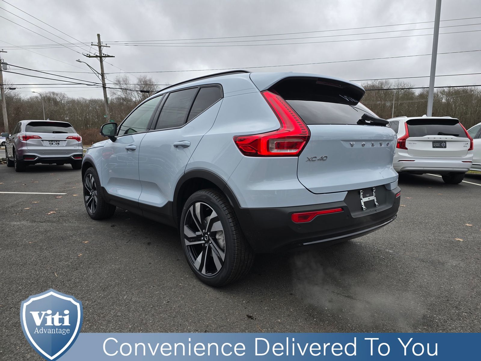 2025 Volvo XC40 Plus - Photo 6