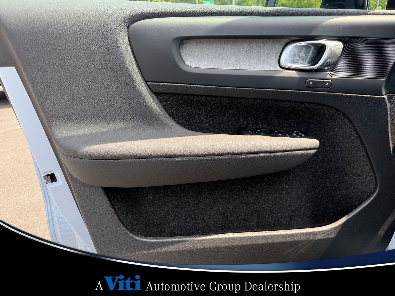 2026 Volvo XC40 Plus - Photo 11