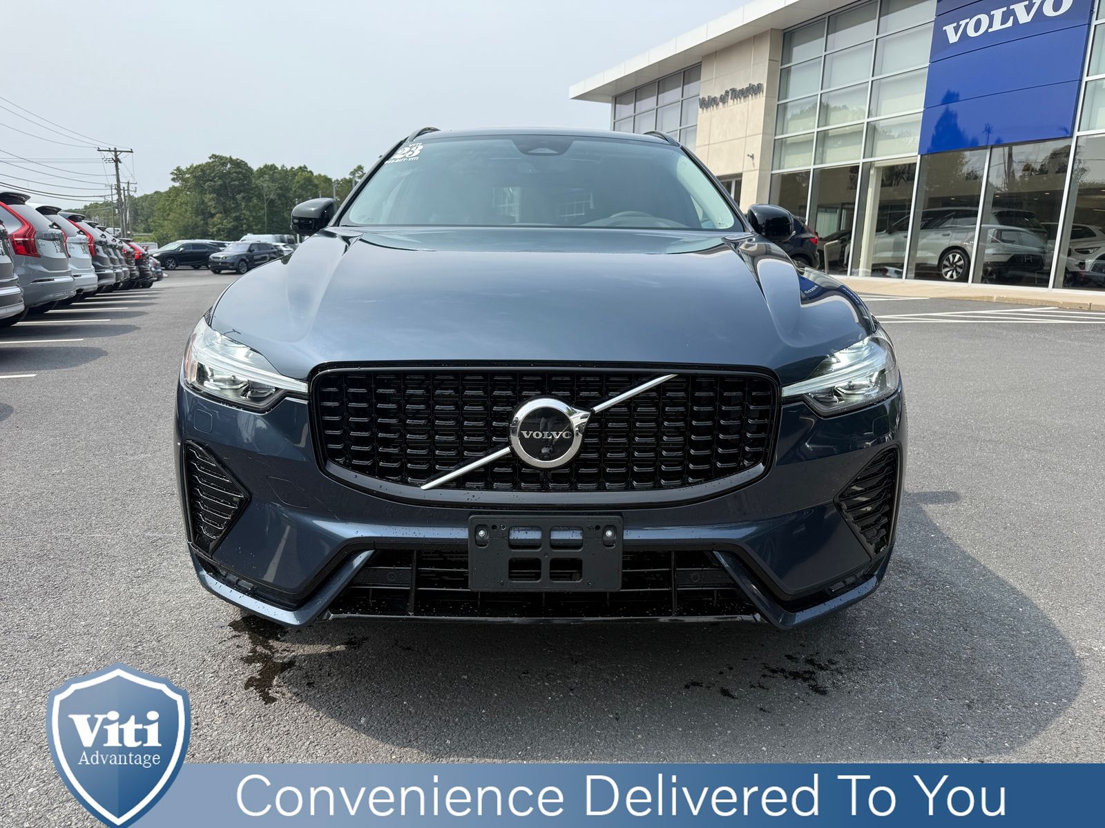 2023 Volvo XC60 B5 Plus photo 3