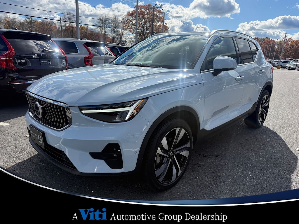 Certified 2024 Volvo XC40 B5 Plus Bright SUV