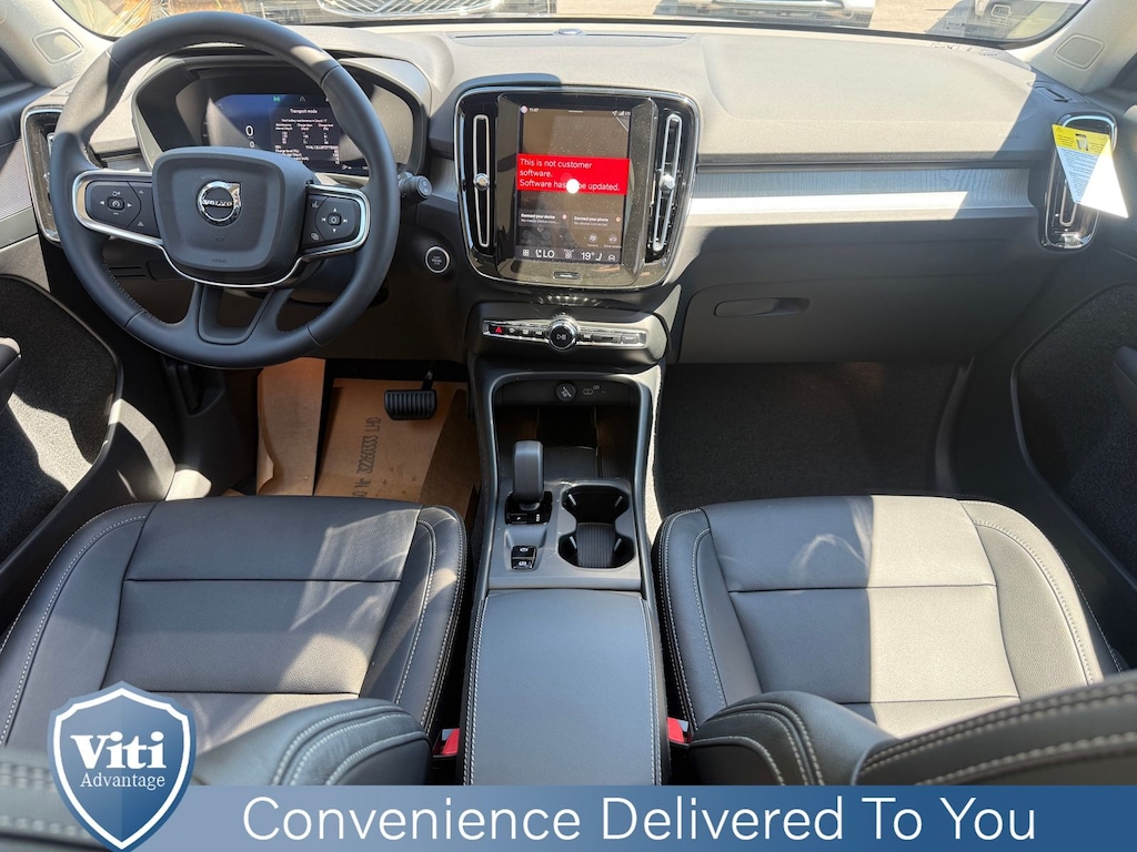 New 2026 Volvo XC40 B5 Core SUV