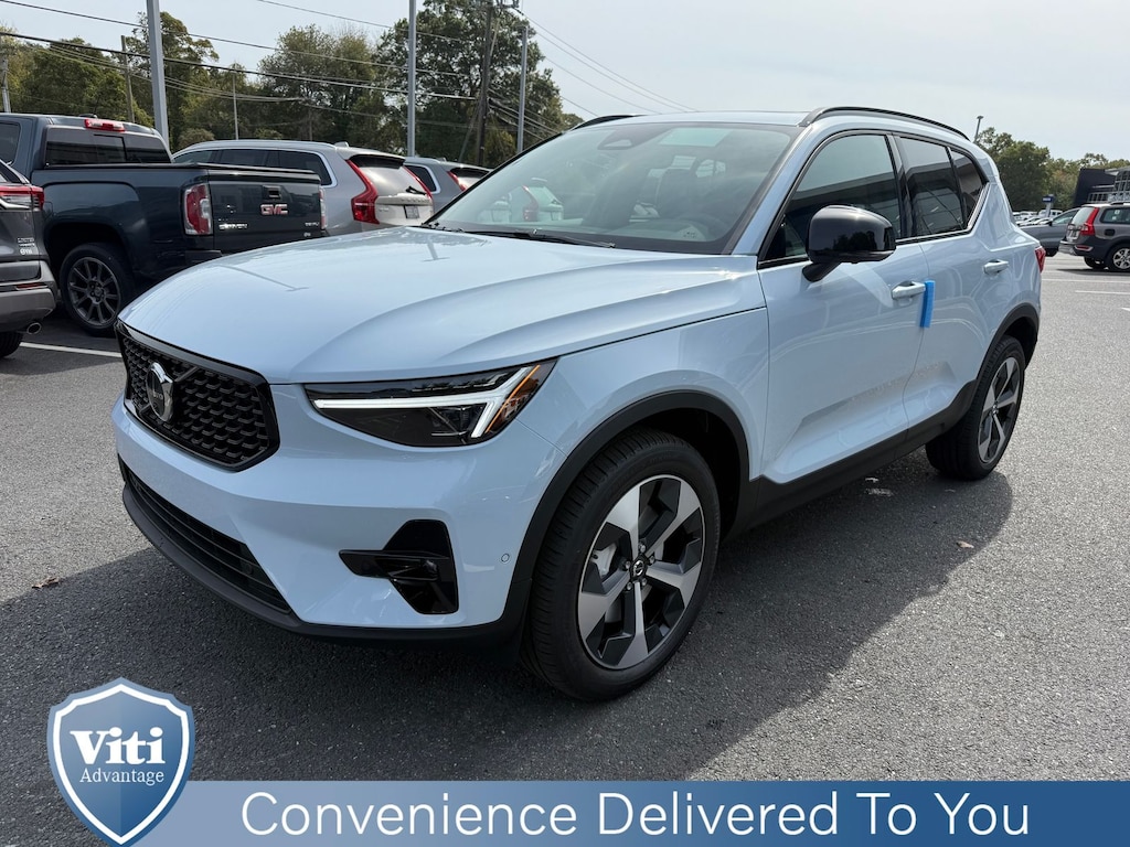 New 2026 Volvo XC40 B5 Plus SUV