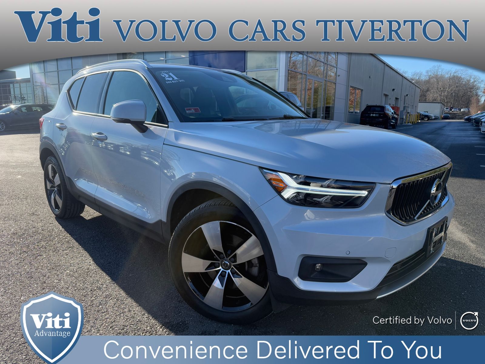 2021 Volvo XC40 Momentum's photo