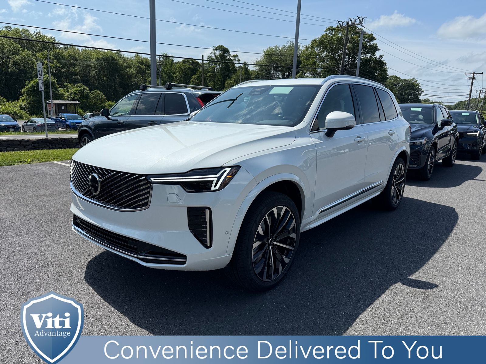 2026 Volvo XC90 Plus photo 4