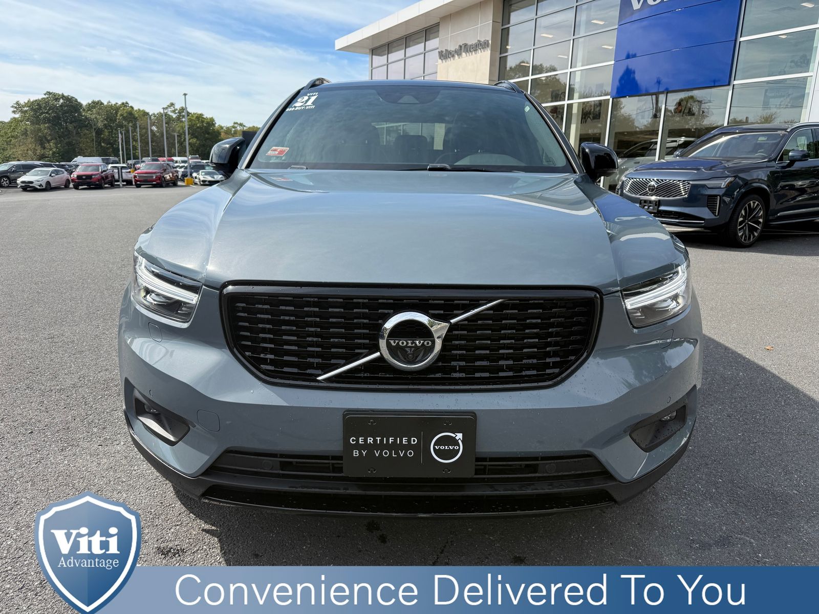2021 Volvo XC40 T5 R-Design photo 3