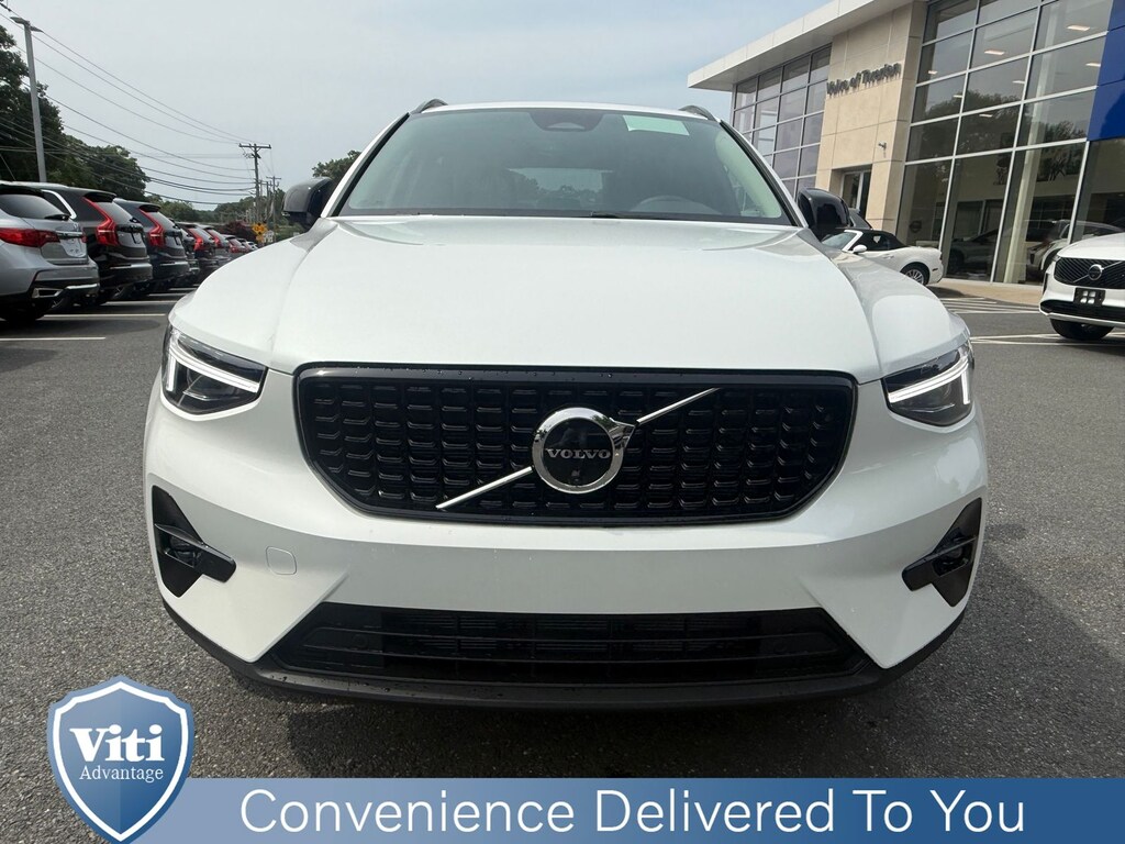 New 2026 Volvo XC40 B5 Ultra SUV