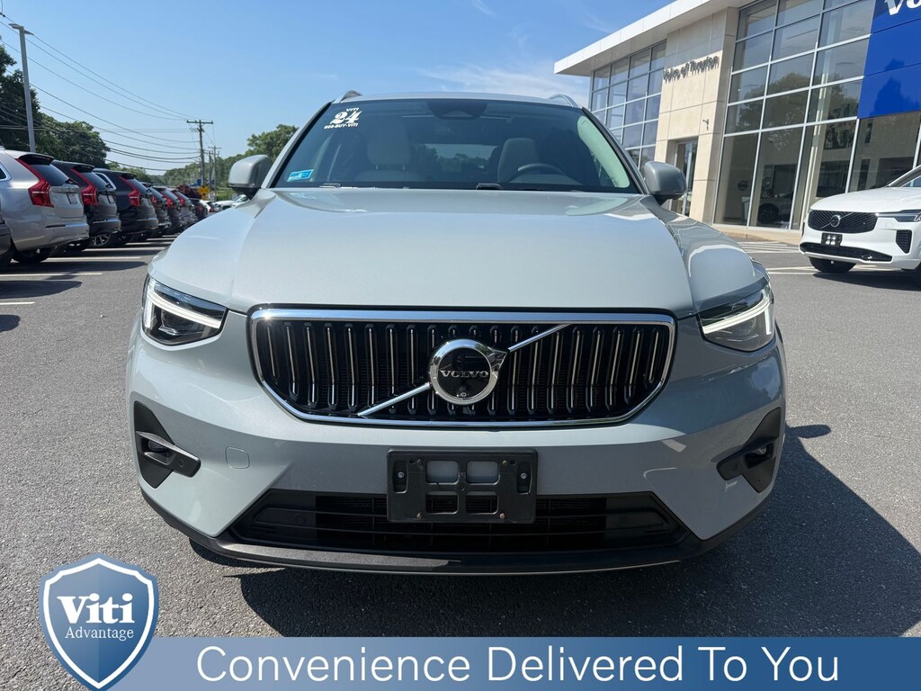 Used 2024 Volvo XC40 B5 Plus Bright SUV