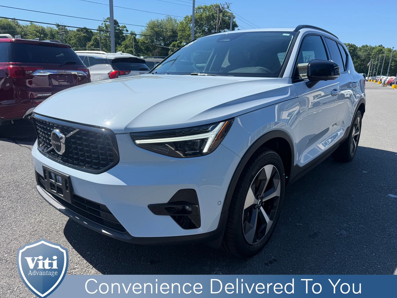 2026 Volvo XC40 Plus - Photo 4