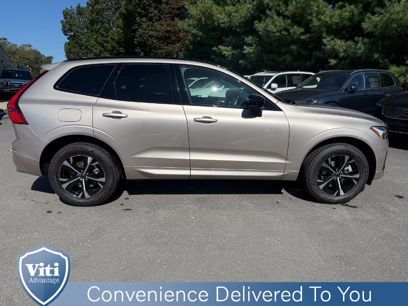 2026 Volvo XC60 Core - Photo 9