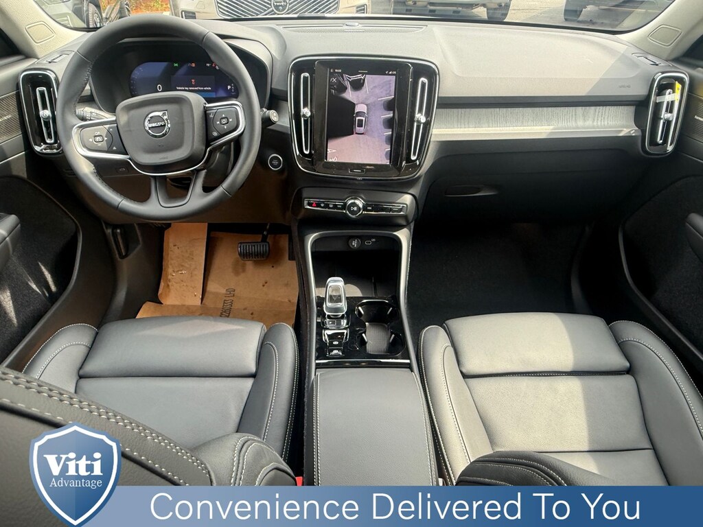 New 2026 Volvo XC40 B5 Ultra SUV