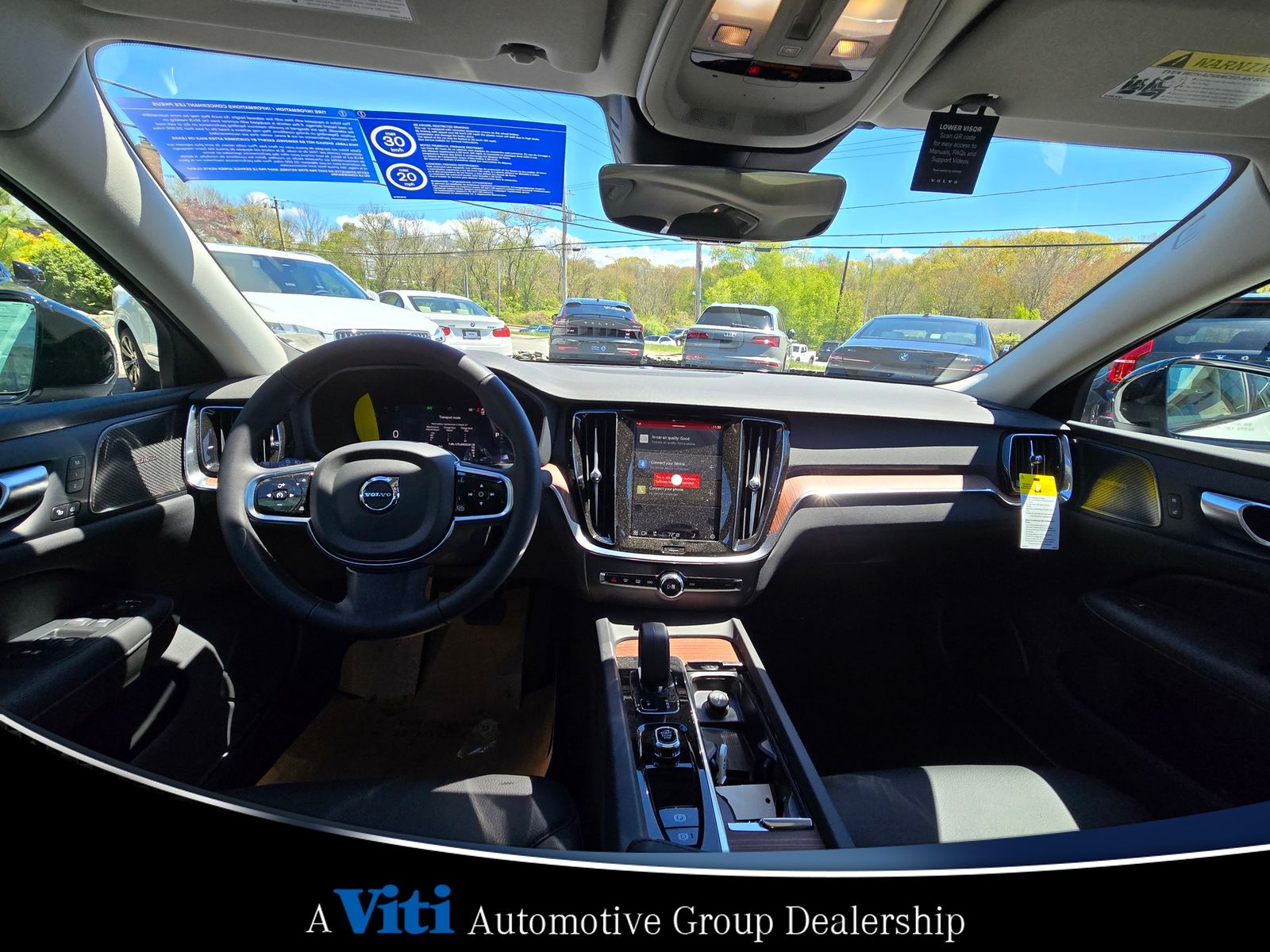 2024 Volvo S60 B5 Plus photo 2