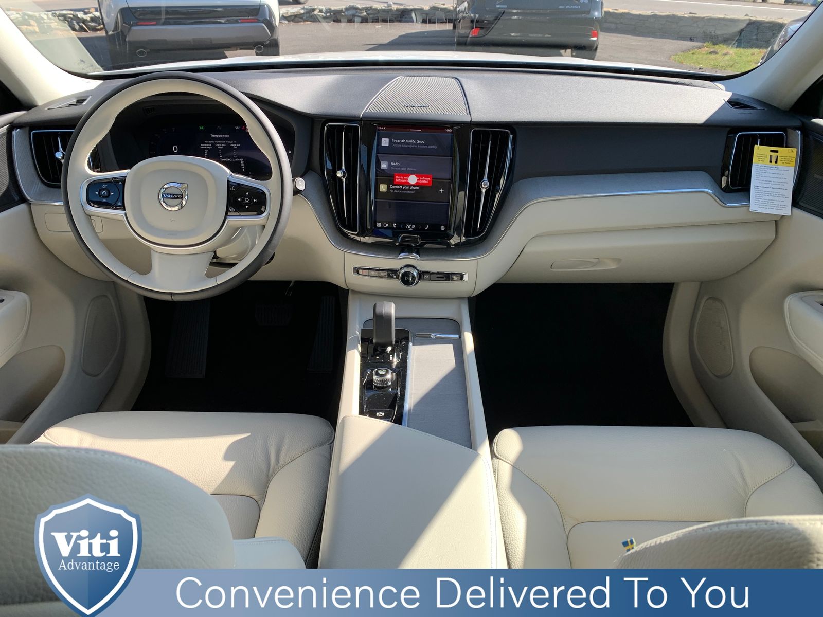 2025 Volvo XC60 T8 Plus photo 2