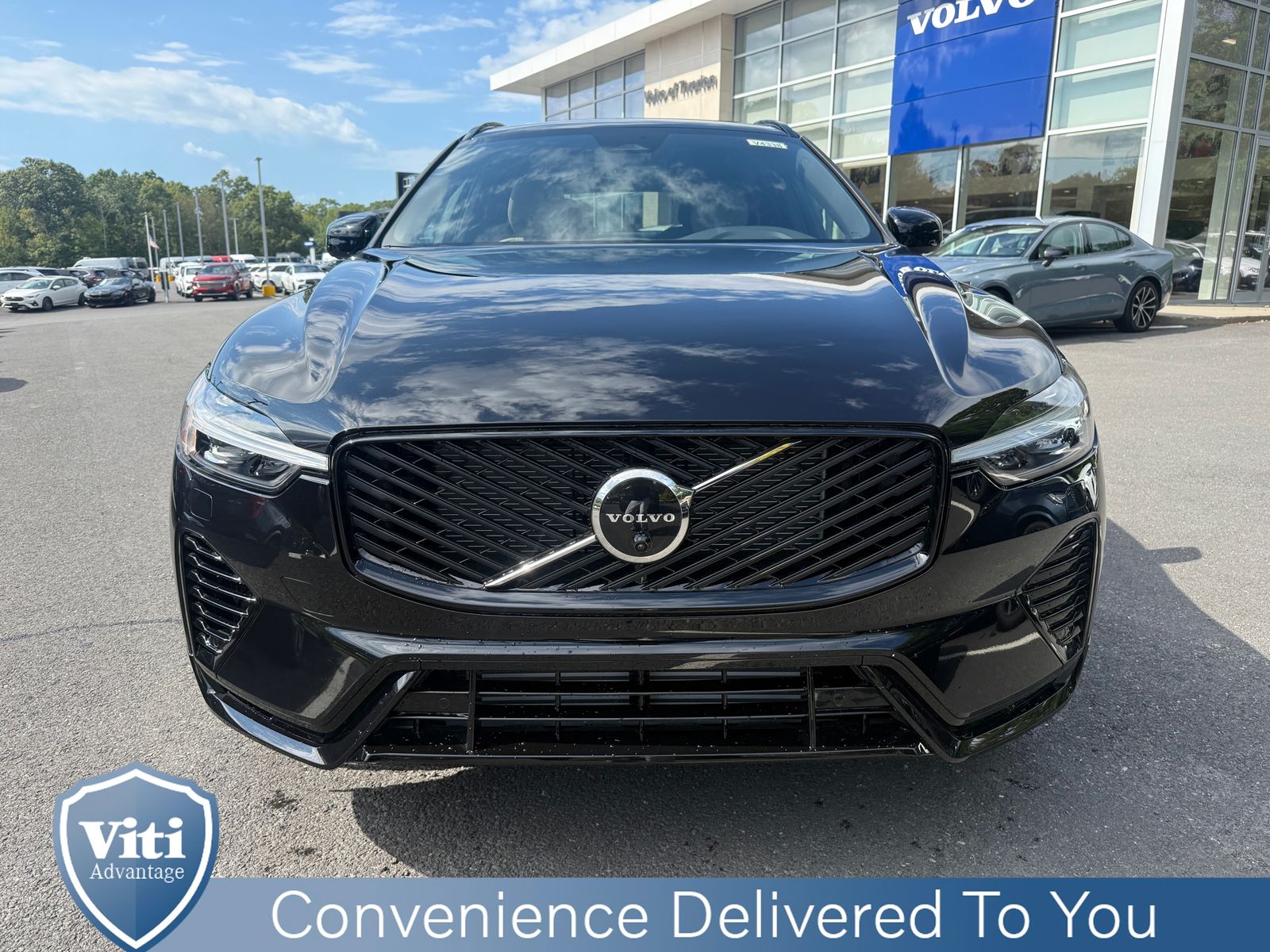 2026 Volvo XC60 Plus - Photo 3